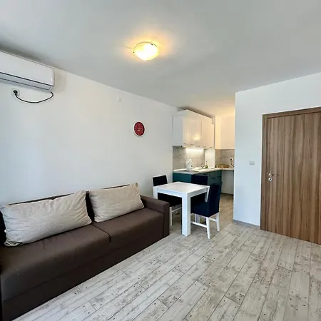 Apartament Chateau 2 - Menada *